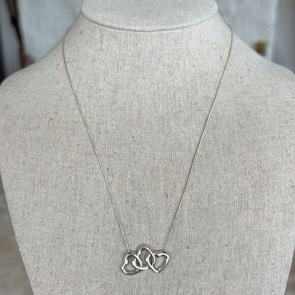 Tiffany & Co. Sterling Silver Three Heart Pendant Necklace 18.5” - Picture 3 of 7